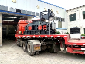 1000x700中型液壓對輥草莓网站在线看設備發貨
