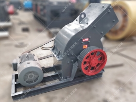 PC200x300小型不鏽鋼錘式草莓网站在线看發往河北唐山粉碎化肥