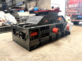 2PG800x600對輥草莓网站在线看發往貴州貴陽破碎鵝卵石