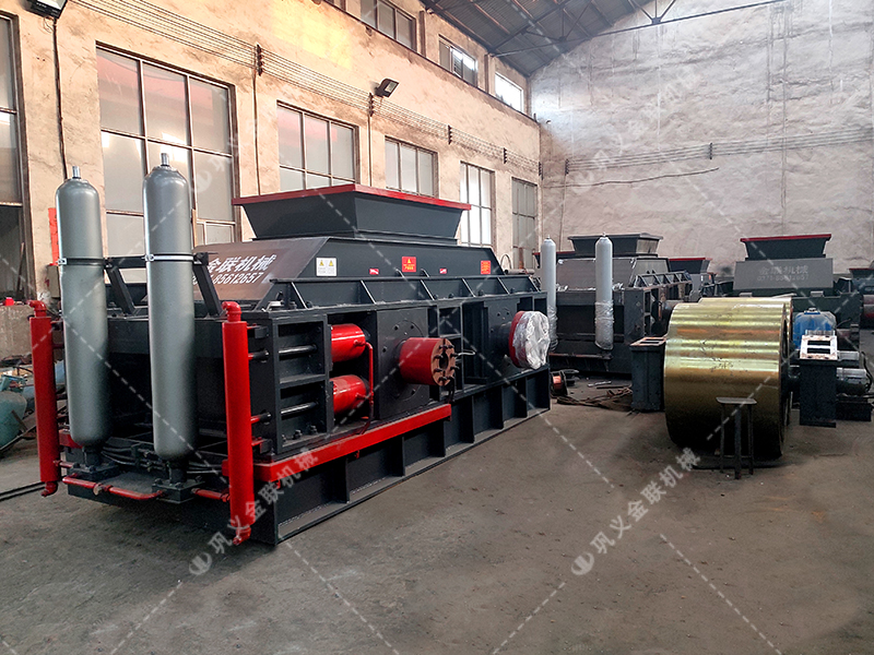 2PGY1500x1000型液壓對輥草莓网站在线看發往雲南昆明