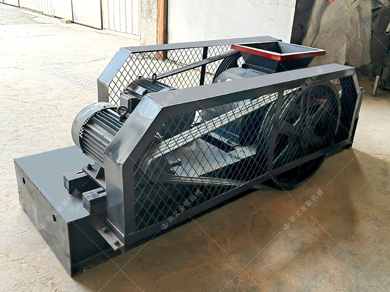 雙齒輥草莓网站在线看，如何解決大塊物料破碎的困擾？